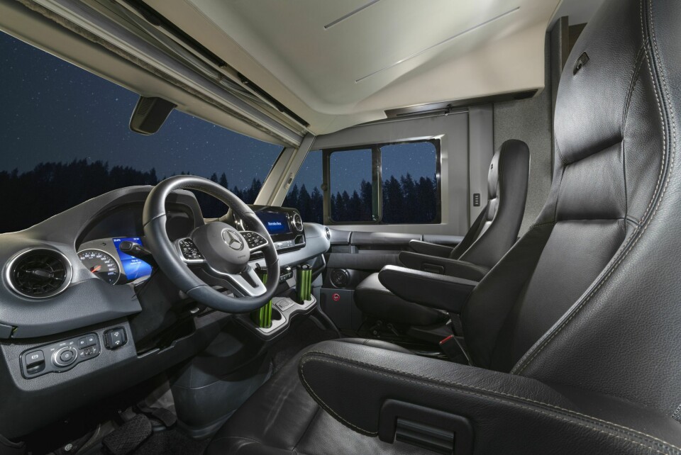 FØRERMILJØ: Rattet kan lengde- og høydejusteres.