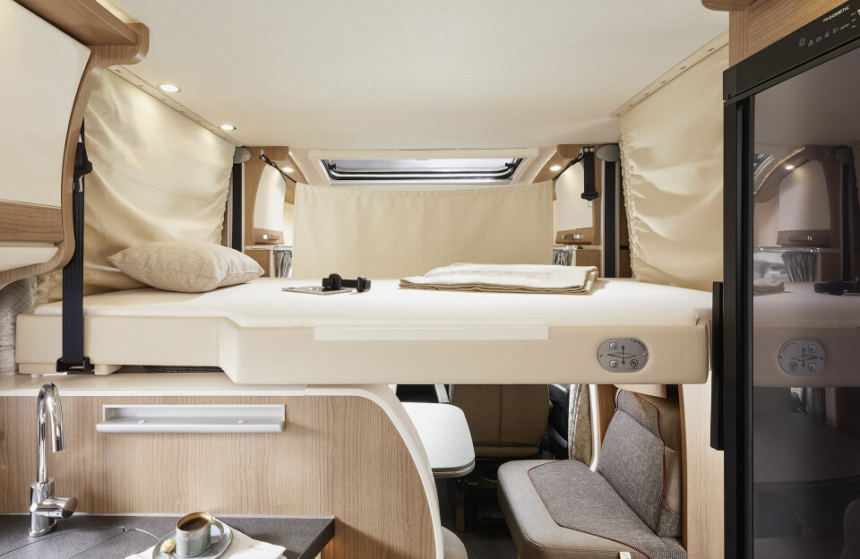 SENKER SEG: Elektrisk justerbar sengesenk.