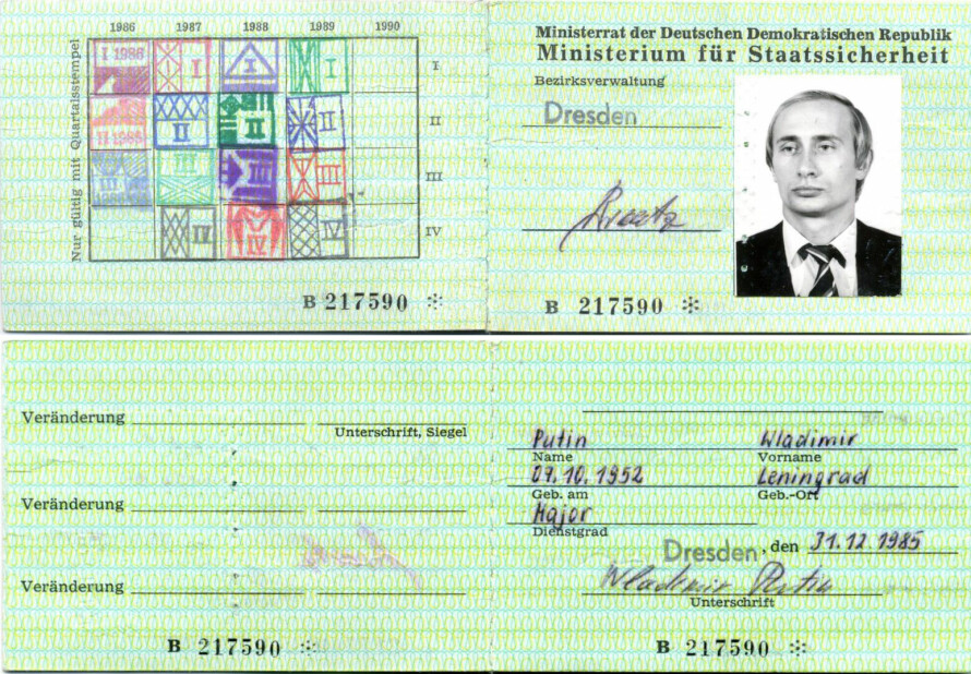 STASI-ID: Vladimir Putin jobbet som forbindelsesoffiser mellom KGB og den østtyske søsterorganisasjonen Stasi. Men Stasi ble rasende da de oppdaget at Putin og hans agenter vervet nye spioner i DDR med tanke på et mulig gjenforent Tyskland.