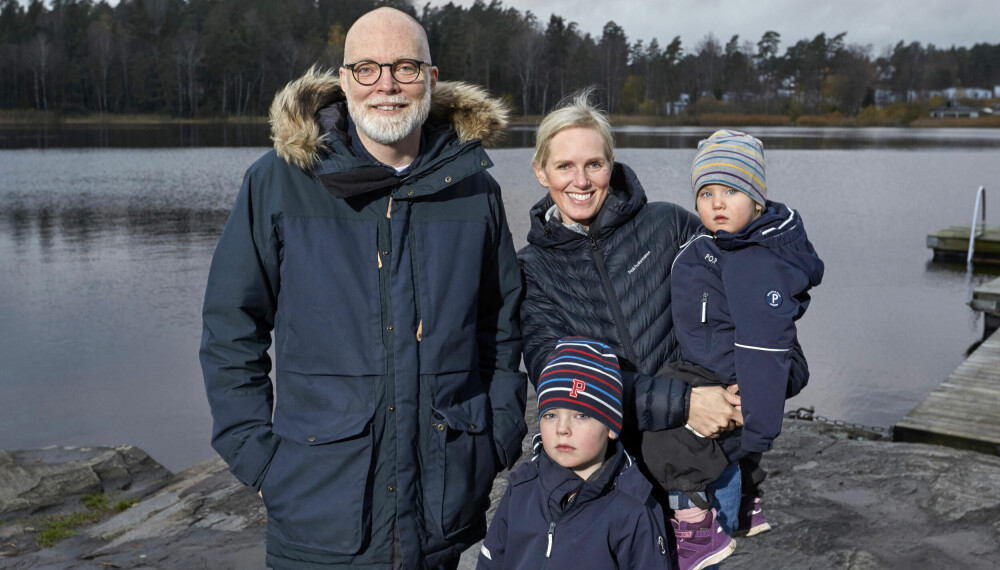 HOLDER SEG PÅ LAND: I år blir det ikke noe vinterbad på Jonas. Her er han sammen med samboeren Jenny og barna deres, Eddie go Lily.