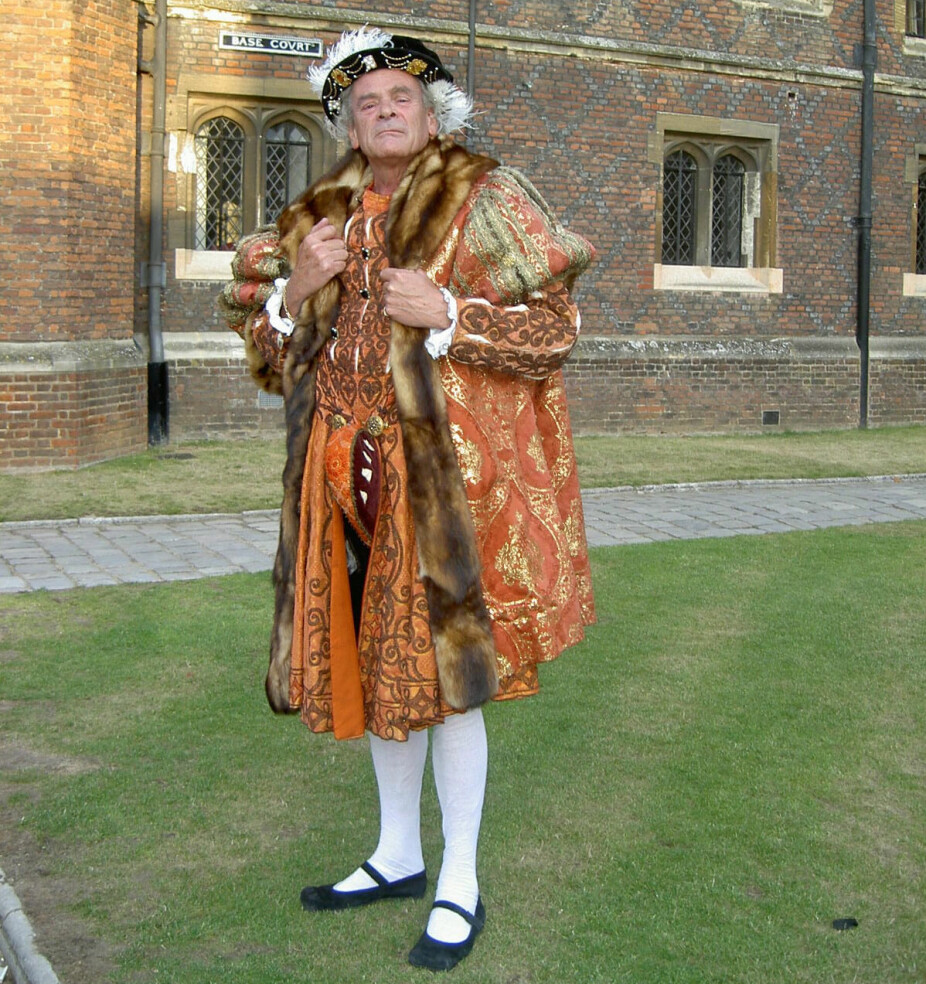 <b>ENGELSK KONGE:</b> Ikledd Tudor-antrekk på Hampton Court Palace utenfor London.