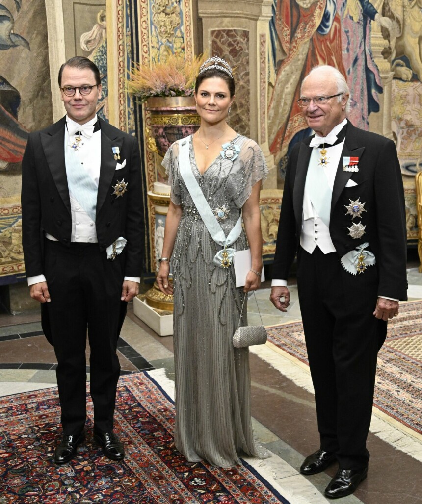 <b>I HOVEDROLLENE:</b> Prins Daniel, kronprinsesse Victoria og kong Carl Gustaf blir alle tre portrettert i TV-serien som er et samarbeid mellom TV4 og C More.
