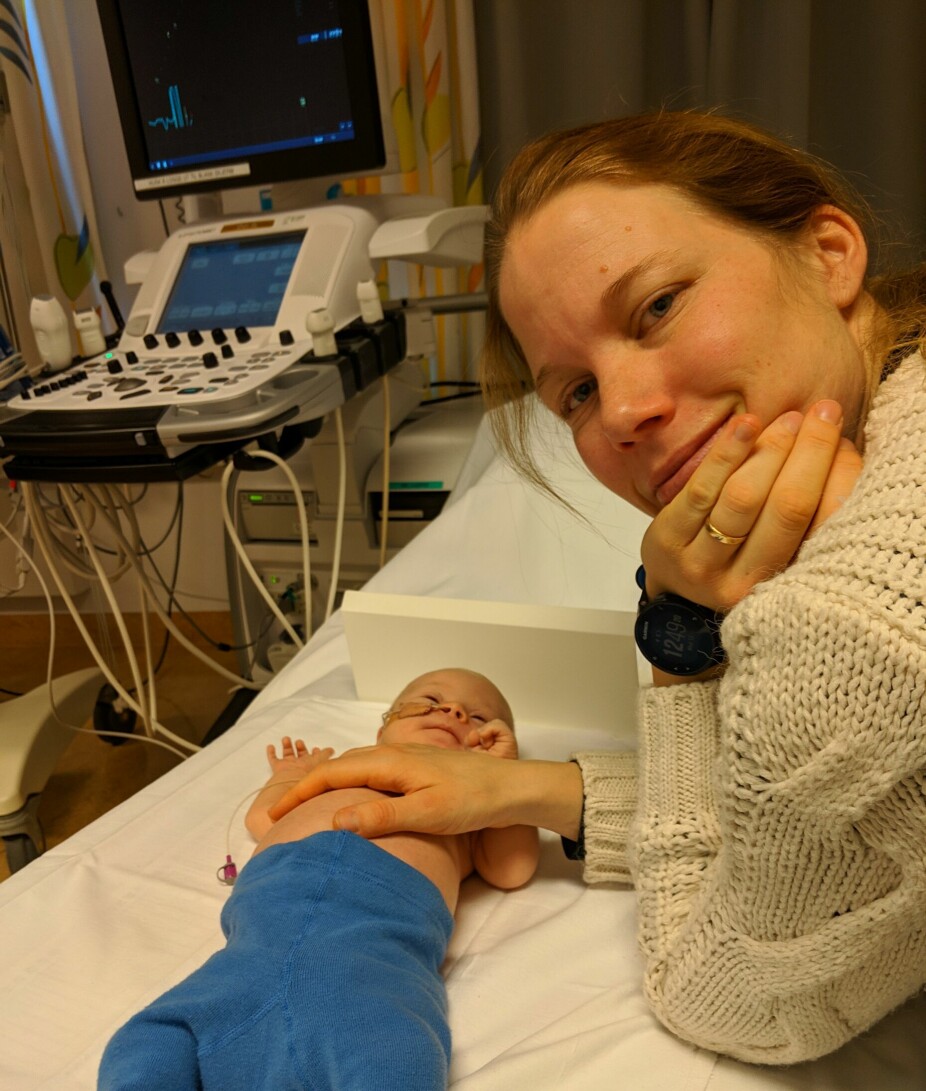 <b>PÅ SYKEHUSET:</b> Thor Einar sammen med mamma 3 uker gammel.