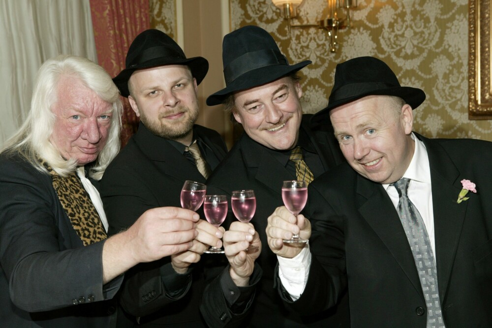 <b>TAKK OG FARVEL: </b>Musikkeventyret tok slutt etter 43 år for Vazelina. Arnulf «Høgger’n» Paulsen (f.v.), Kjetil Foseid, Eldar og Jan Einar Johnsen.