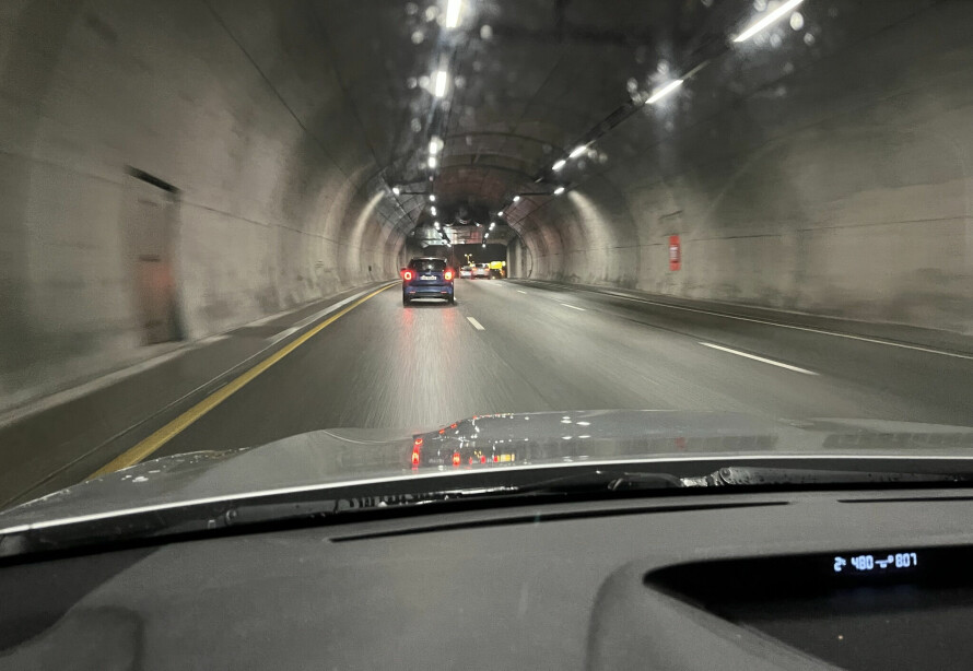 Irriterer bilister: Kan være i strid med veitrafikkloven