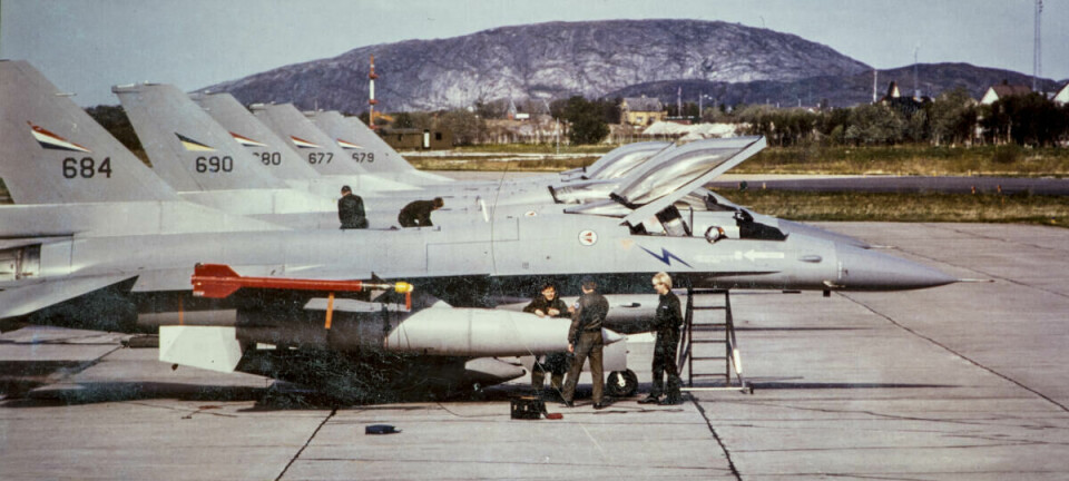 Jens Petter og Leif kolliderte i F-16 i 900 km/t. På kvelden kunne de ta en debrief med sigarer og en kald øl