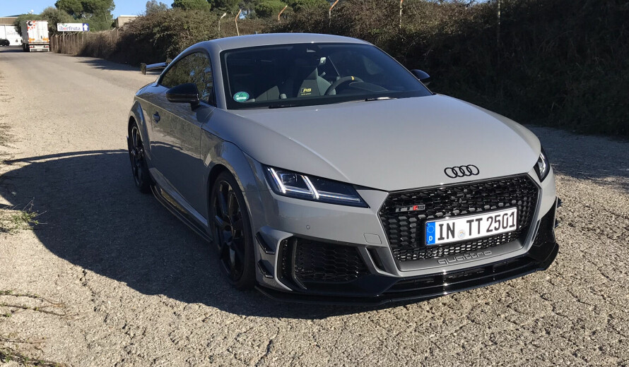 SVANESANG: Det er et sikker tegn at det går mot slutten når det kommer spesialmodeller i begrenset antall. Iconic edition av Audi TT RS Coupé er siste TT. Trolig.