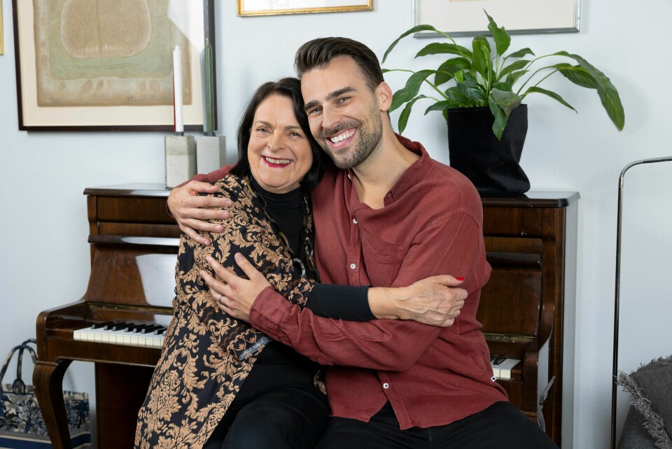 GLAD I MAMMA: Bente Wigaard skal på en pilegrimsferd i julen. Julaften blir tilbrakt med sønn, svigersønn og hans mor.