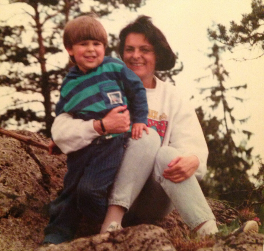 <b>NÆRT FORHOLD:</b> Kim og mamma Bente på tur på begynnelsen av 90-tallet.