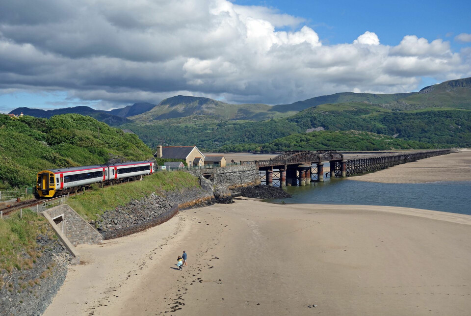 WALES: Store deler av Cambrian Line følger den walisiske nordvestkysten.