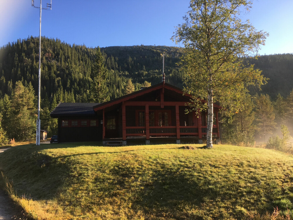 GRATIS HYTTELEIE: Norsk Folkehjelp Gransherad har en lagshytte i Hjartdal kommune som de låner ut gratis noen uker om sommeren til barnefamilier med stram økonomi.