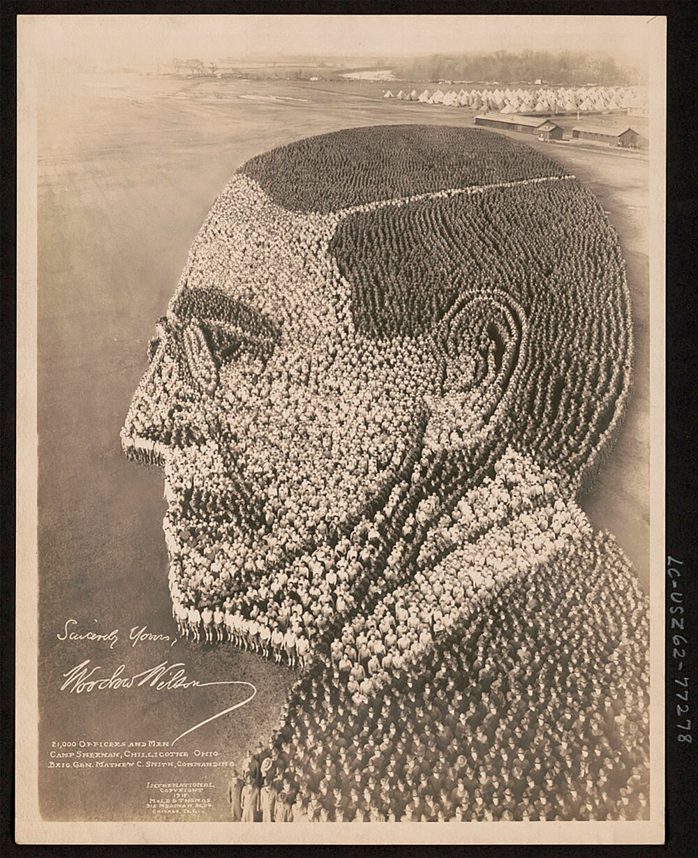 <b>DETALJTRO:</b> 21 000 amerikanske offiserer og menige soldater skapte et levende portrett av president Woodrow Wilson i propagandaøyemend.
