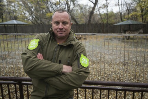 <b>DYRENES REDNINGSMANN:</b> Direktør for dyrehagen i Kyiv Kirill Trantin. Han har åpnet dørene til dyreparken og reddet flere hundre dyr i siden invasjonen i februar 2022. 