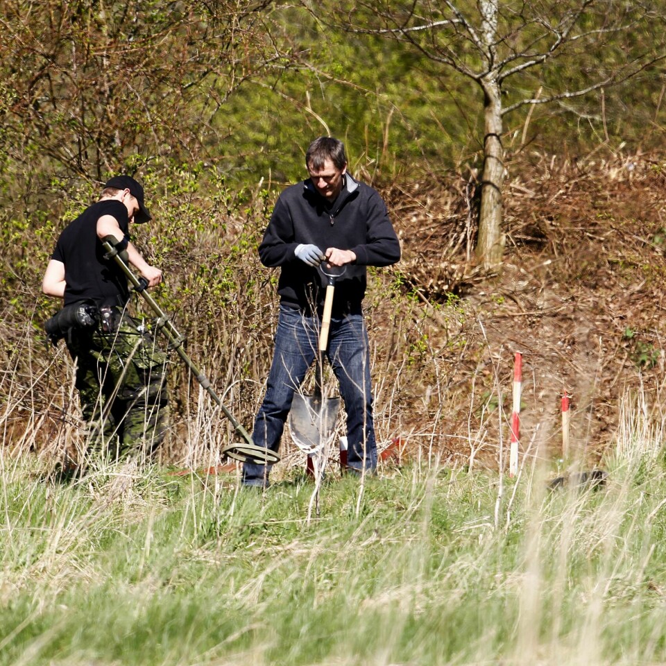 AVSLØRT: Både patronhylser og en sigarettsneip med gjerningsmannens DNA ble funnet av åstedsgranskerne i Tusindårsskoven i Odense. Trass i overveldende bevis, nektet Per Henrik Halslev alt.