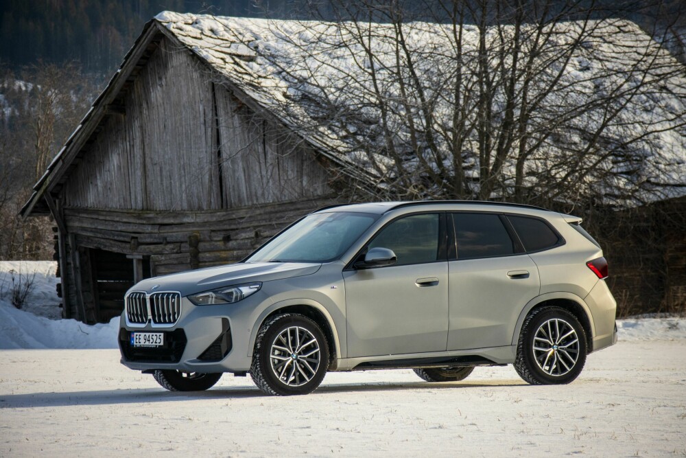 <b>KONSERVATIV:</b> BMW holder seg til velkjent linjeføring i den nye iX1.