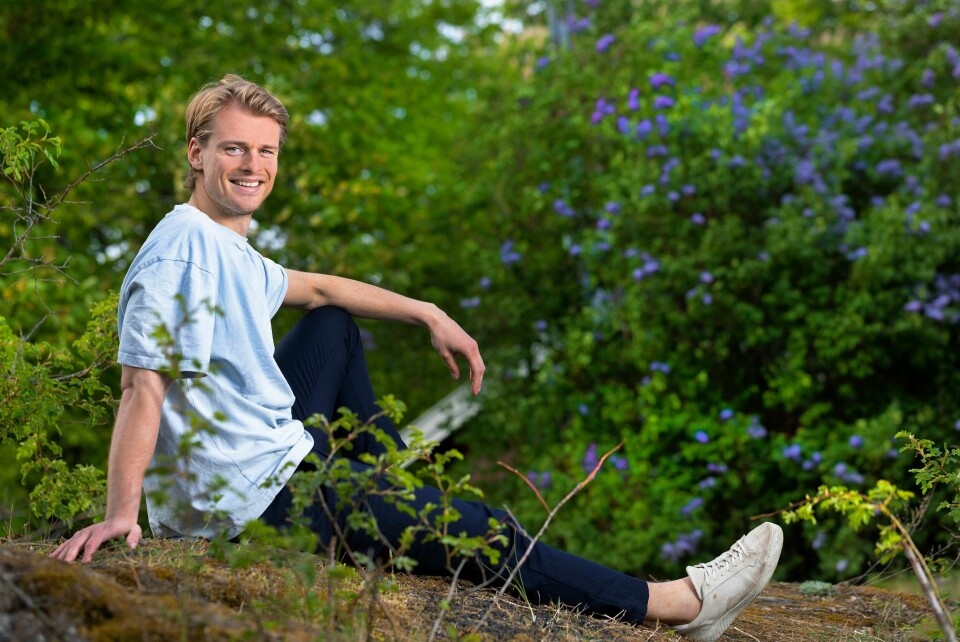 PROGRAMLEDER: Da Simon sa opp jobben i TV 2, sto han på bar bakke og ante ikke hva som ventet rundt neste yrkessving. I dag står han bak den populære podkasten «Kunne vært proff» og er aktuell som programleder i TV 2.