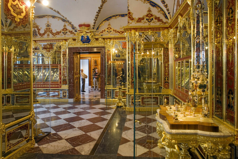 <b>SKATTKAMMER:</b> I «Det grønne hvelvet» i Dresden er den tyske statens samling av smykker, juveler og annen gullsmedkunst samlet. Herfra ble smykker til en verdi godt over en milliard kroner stjålet.