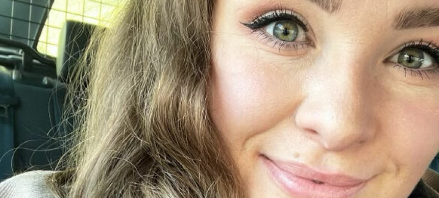 Da Caroline (27) under en forelesning fikk høre om kvinnesykdommen, visste hun det umiddelbart: – Dette er jo meg!