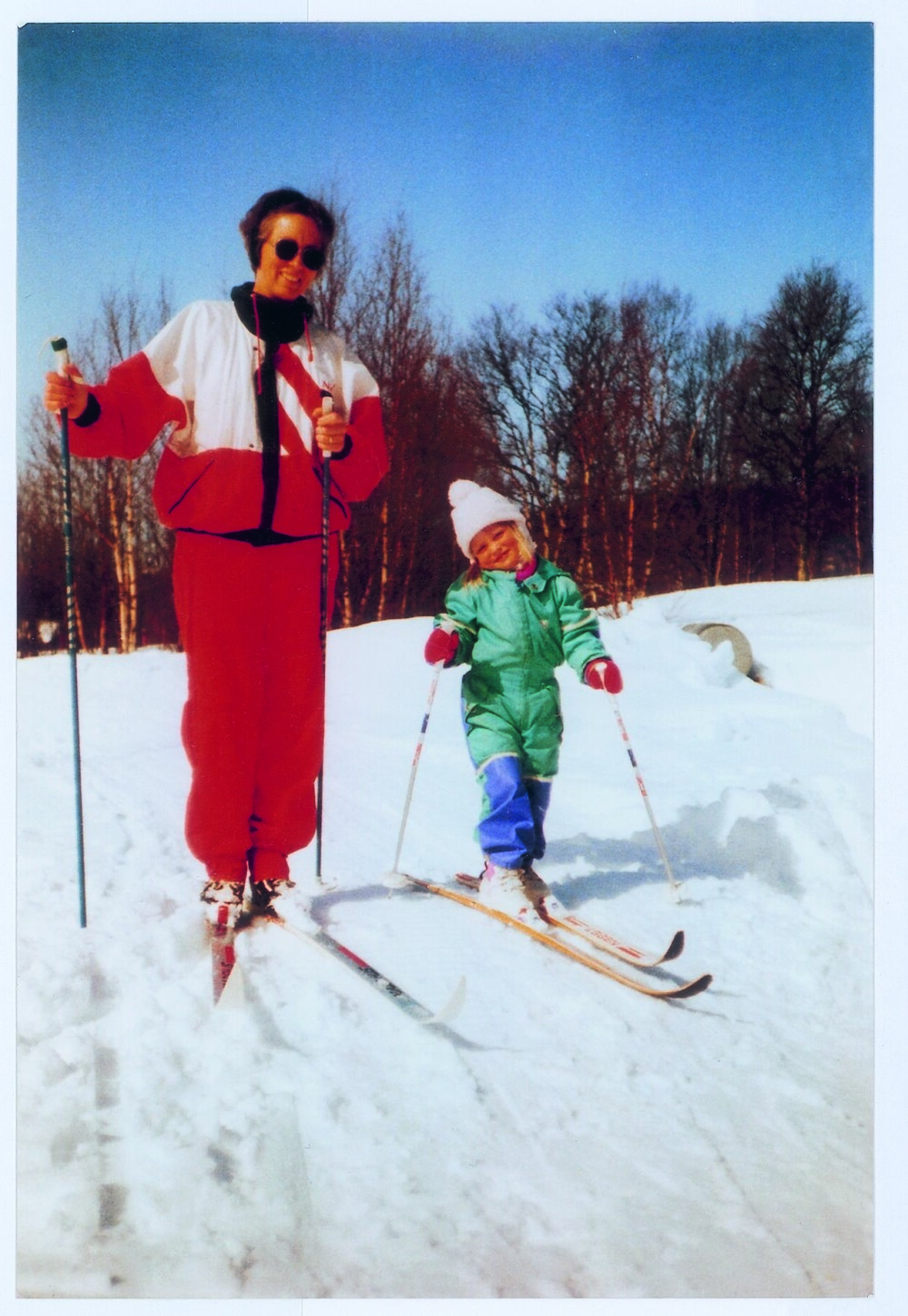 <b>MOMMO OG MEG:</b> – Mommo var en av heltene mine. Hun tok meg også med på ski, forteller Therese