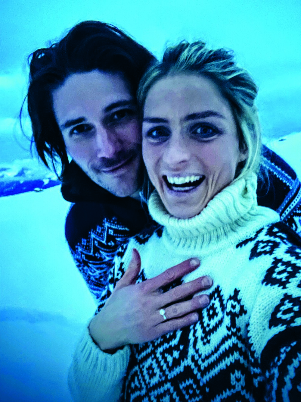 <b>FRIERIET:</b> Kjæresten Nils Jaklob fridde til Therese på jul­aften 2021, ute på en liten skitur etter julemid­dagen. Da hadde de vært sammen i åtte år.