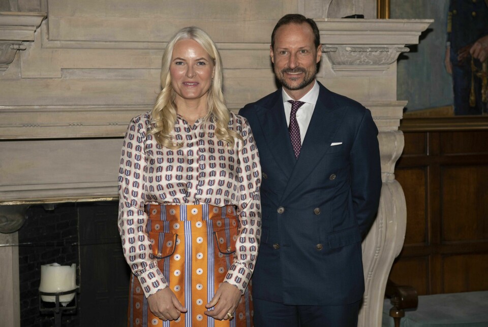 BLIR TV-STJERNER: Kronprinsesse Mette-Marit og kronprins Haakon blir aktuelle i en fjernsynsserie om sin 50-årsfeiring. Det er i skrivende stund ikke kjent hvilken TV-kanal serien vil sendes.