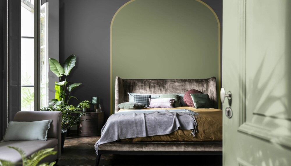 La sengen få spille hovedrollen om soverommet skal gi best mulig søvnopplevelse. Her (øverst) er sovesonen markert i farger fra Nordsjös nyeste fargekart, med blant annet grønntonen Intense Paris og den brune kuløren Dazzling Visby.