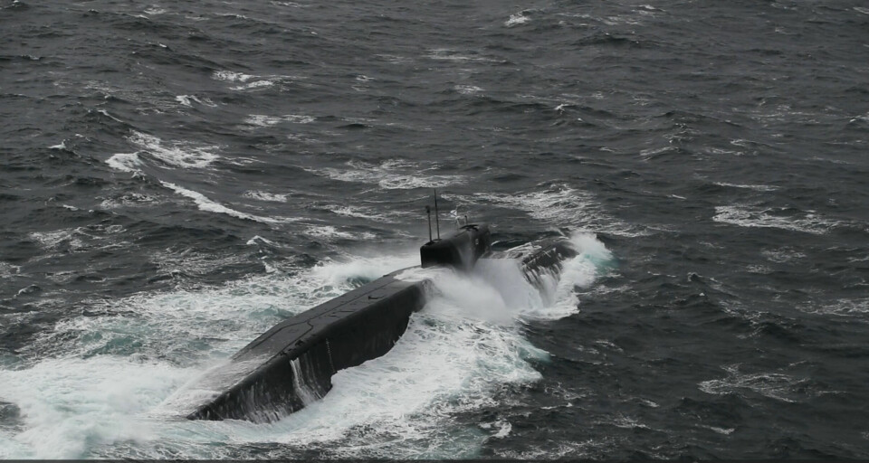 FET FANGST: Etterretningsinformasjonen fra 333-skvadronen har stor verdi i NATO-sammenheng. Her er en russisk Delta IV strategisk atomubåt fotografert i overflatestilling, sannsynligvis nord av Kolahalvøya. Den 166 meter lange ubåten kan holde seg neddykket i tre måneder, og fører har med seg 16 interkontinentale missiler, hver med opptil 10 atomstridshoder.
