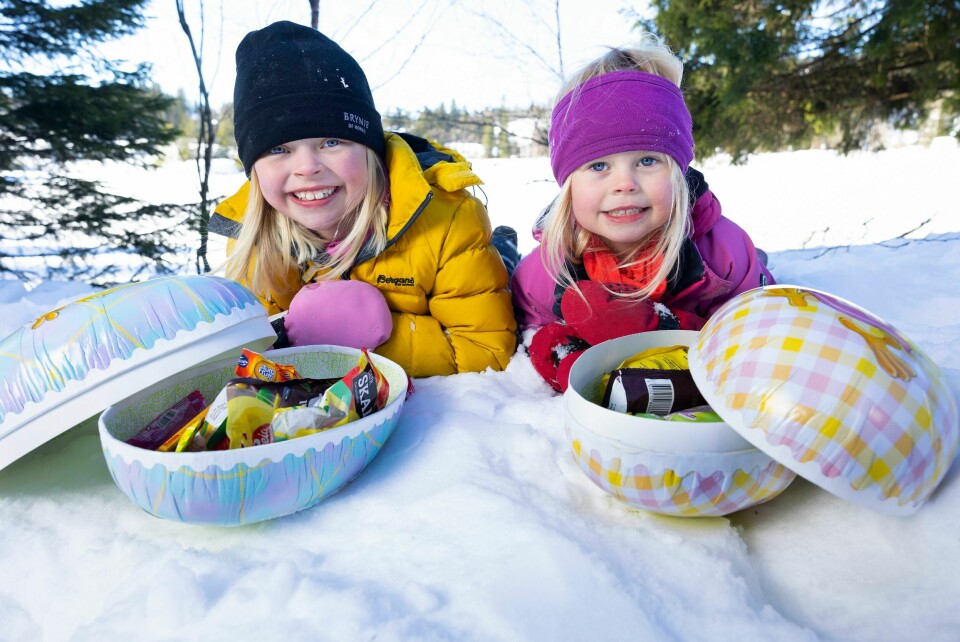 MINA OG LILJE: Turene byr på flere overraskelser for Mina og Lilje Olava. Jentene er skikkelige «utebarn» og problemstilling rundt skjermbruk er ikke-eksisterende.