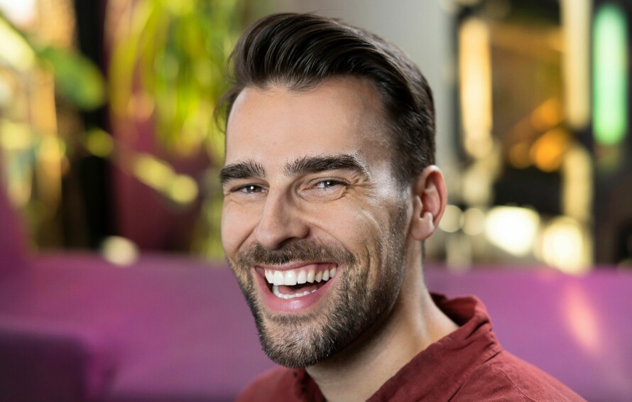 KIM WIGAARD: Dirigent Kim Wigaard forteller at han liker både bypåske og fjellet, men at han helst vil reise på fjellet i år.