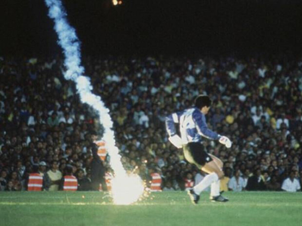 <b>ØYEBLIKKET:</b> En argentinsk frilansfotograf, Ricardo Alfieri, var den eneste av de 140 000 på arenaen som klarte å ta bilde av hendelsen. Hans bildeserie ble Brasils VM-billett.
