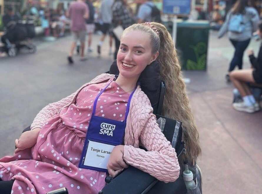 SMA: Tonje fikk diagnosen SMA-Type 2 da hun var ett år gammel. Hun trodde det ikke var mulig for henne å få barn, men så møtte hun en med samme diagnose som hadde barn.