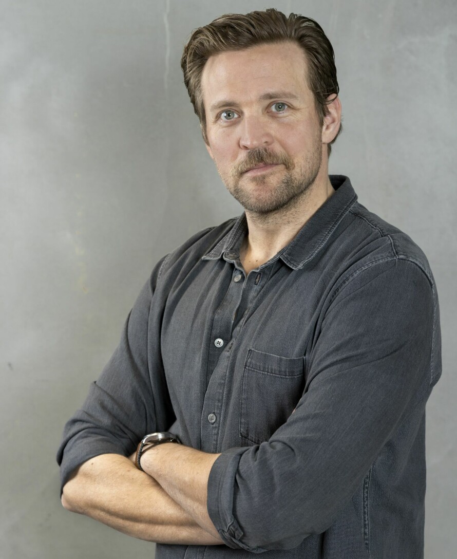 TOBIAS SANTELMANN: «Exit» har hatt seertall på over én million. – Jeg tror suksessen handler om kikkermentaliteten. At man har åpnet en dør til en verden som veldig få av oss kjenner til. Dessuten er serien veldig godt skrevet, sier Tobias Santelmann.