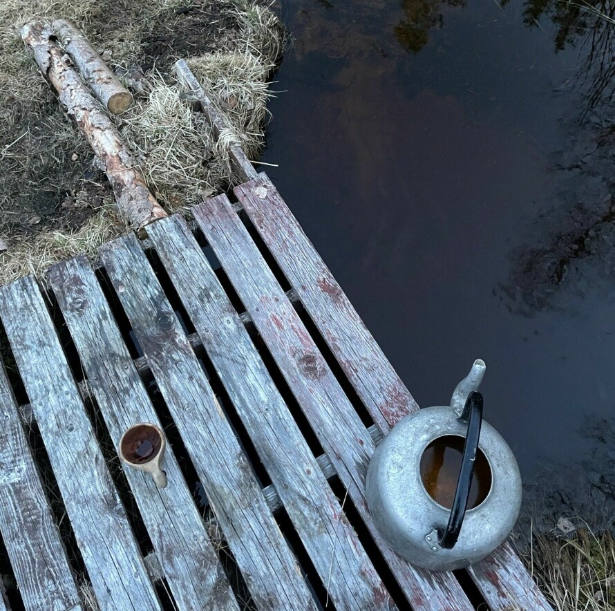 BEKKEN: Bekken gir de mulighet til å hente vann til tanken deres, samt varme opp vann på peisen.