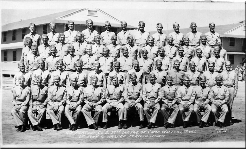 CAMP WOLTERS: Audie Murphy kan sees som nummer fire fra høyre på første rad.