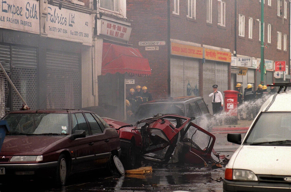 STENGT POLITISTASJON: Et observant vitne fant en hensatt veske på gaten i Øst-London, og prøvde å levere den til politiet. Da politistasjonen var stengt, la han bagasjerommet på bilen. Det reddet trolig mange liv.