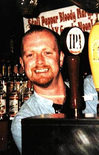<b>DOBBELT OFFER:</b> Barkeeper David Morley overlevde bomben på Admiral Duncan Pub, men ble drept fem år senere i et nytt tilfelle av hatkriminalitet.