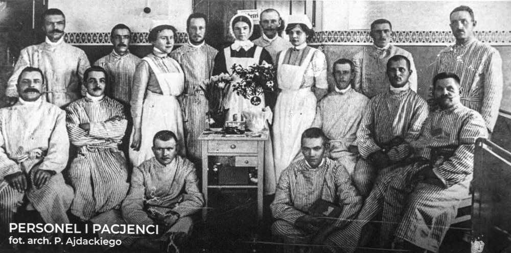 <b>FØRKRIGSHARMONI:</b> Ansatte og pasienter ved det psykiatriske sykehuset før krigen og de store redslene begynte å utspille seg i Zofiowka.
