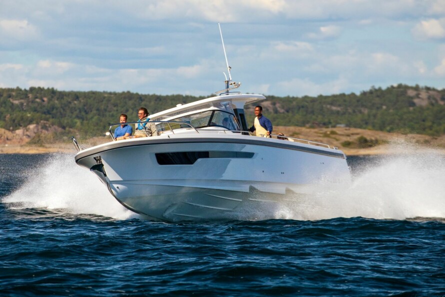 STABIL: Stepskroget har ingen planingsterskel og går effektivt i 25–30 knop marsjfart.