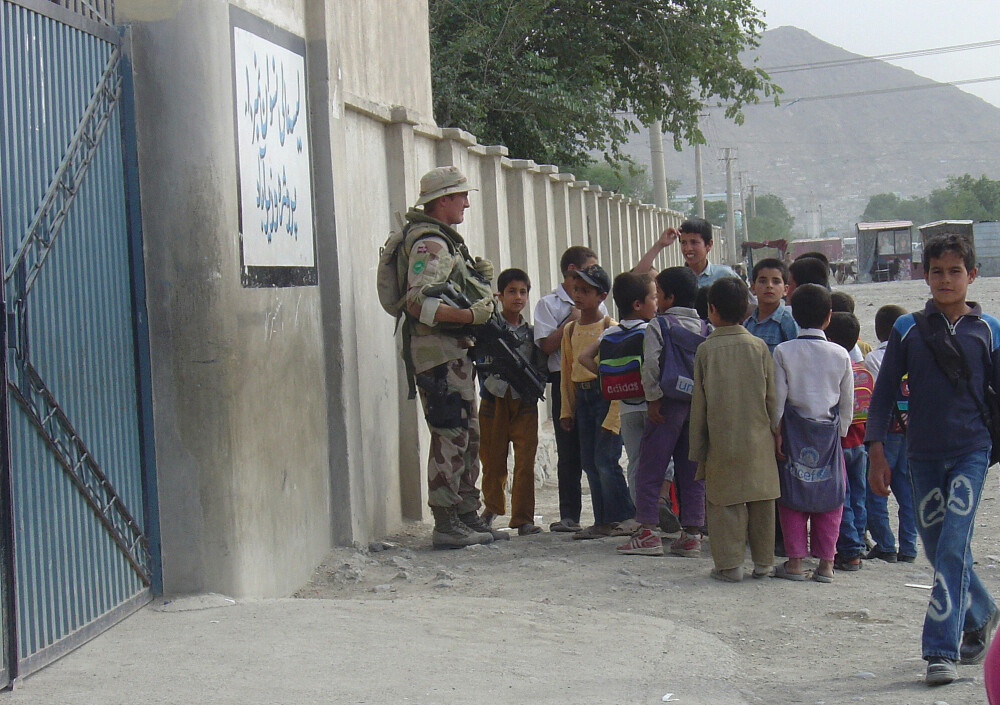 <b>GODE MINNER:</b> Espen Haugeland fikk god kontakt med lokalbefolkningen i Kabul. Han er opptatt av at man ikke skal glemme alt det gode nordmennene bidro med i det krigsherjede Afghanistan. En generasjon vokste opp med håp og utdanning, og ikke Taliban-styre.