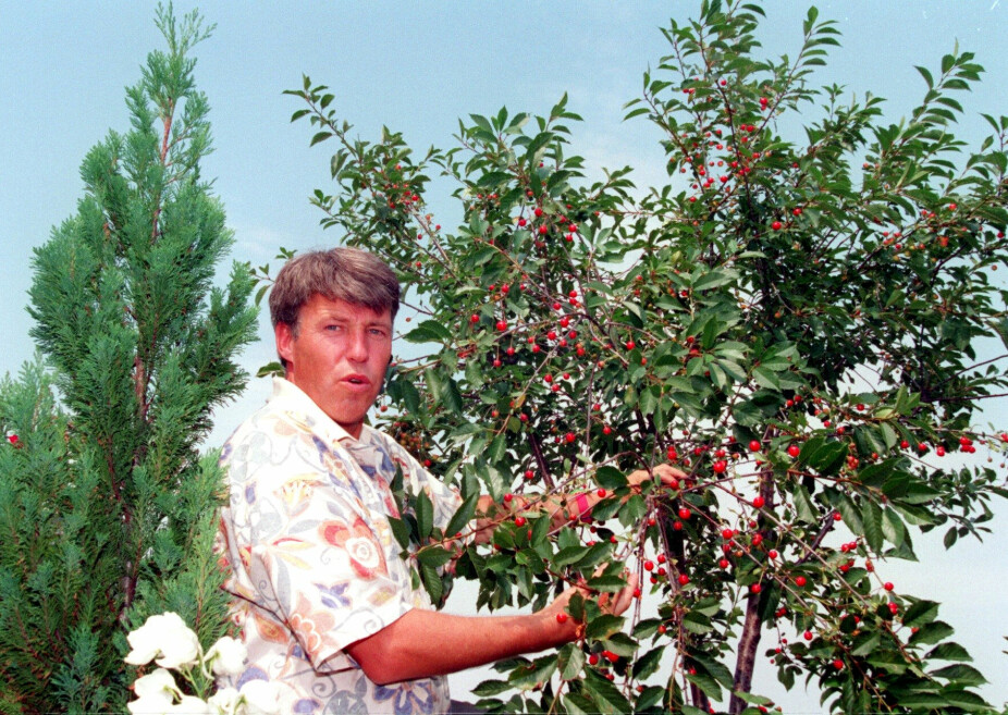 <b>I KJENT STIL:</b> Blomster-Finn har planter og blomster i sitt DNA, og har delt av sin kunnskap med det norske folk i flere tiår. Her i 1997.