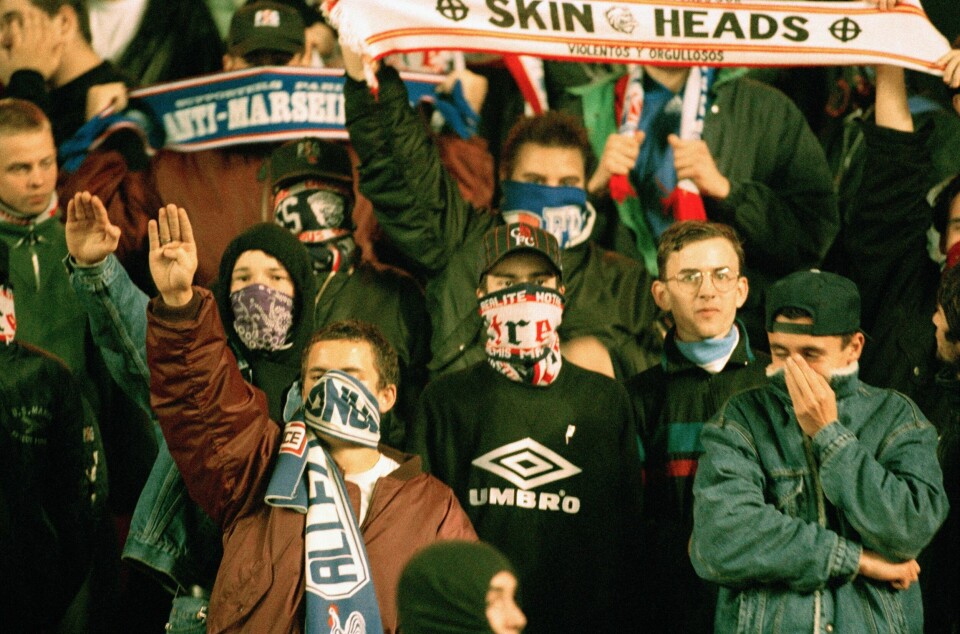 POLITISK: Nasjonalistiske grupperinger prøver ofte å få innpass blant fotballsupportere. Franske PSG er kjent for å ha mange høyreorienterte supportere.