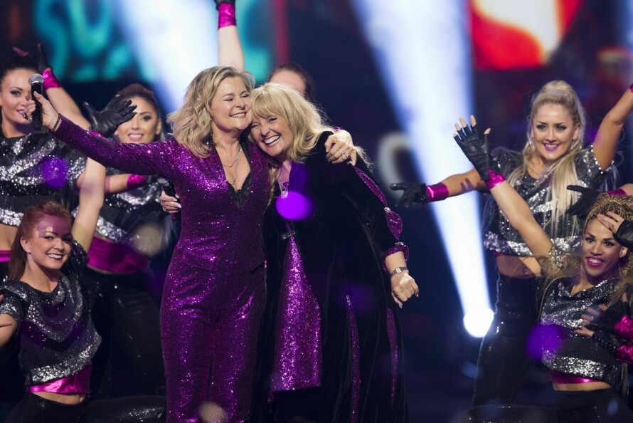 MGP: Hanne og Bettan blir alltid glade av å opptre sammen. Her er de under Melodi Grand Prix i 2015.