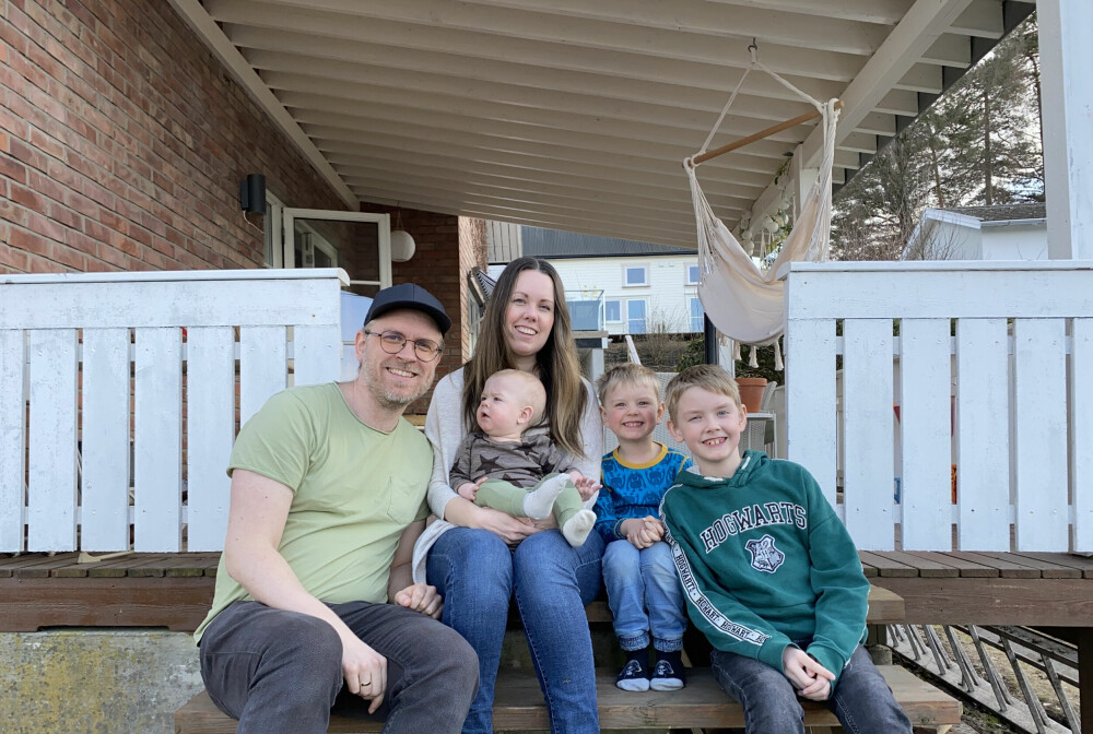 <b>STORTRIVDES:</b> – Vi er heldige som fikk hjelp til å oppfylle ønsket om eget hus, sier Eirik og Christina med barna Noah (t.v.), Adam og Leon.