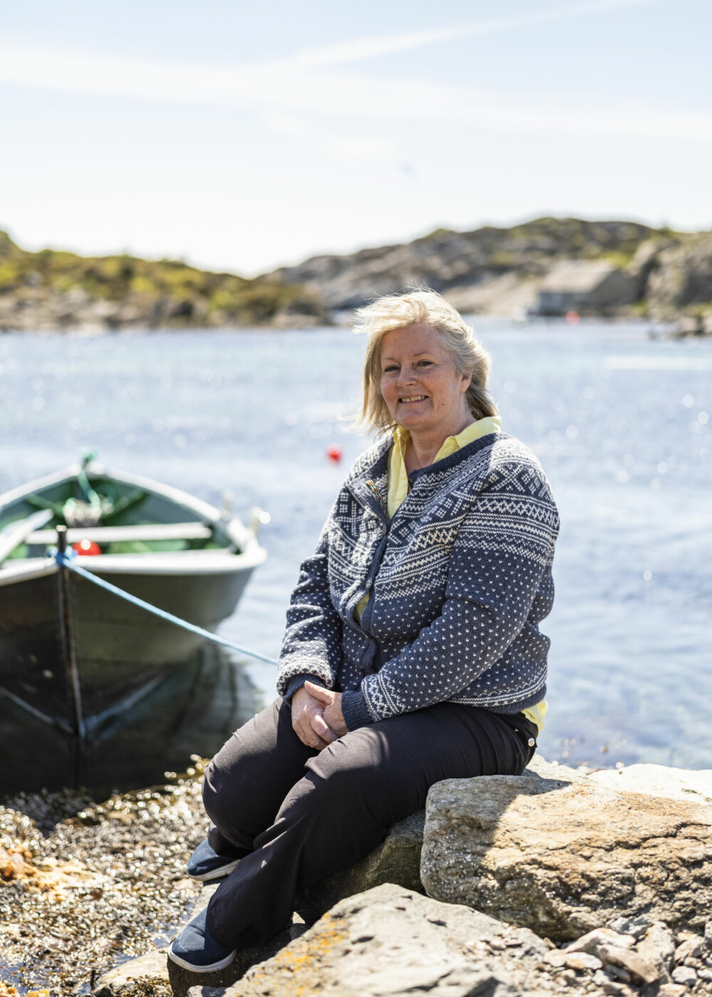 TORHILD: Torhild bor ved Høinessjøen, cirka ti minutter fra Liv Jorunn. For tiden jobber hun offshore. Hun er mor til fire, og har en amerikansk cockerspaniel.