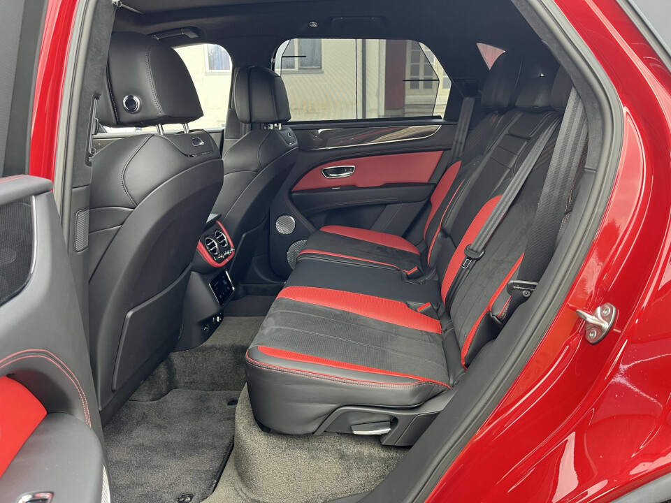 PLASS: Dype og myke matter på gulvet og masse plass .