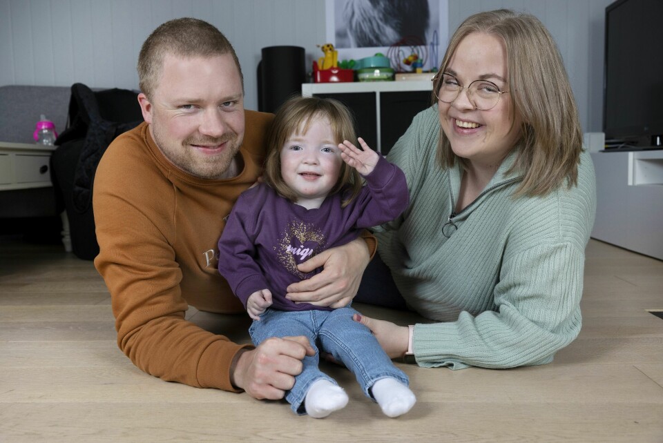 MASSE KJÆRLIGHET: For Hanne og Tommy er det viktigste at Therese skal få kjenne på mestringsfølelse og glede.