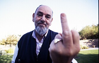 <b>VELDIG TYDELIG:</b> Led Zeppelin-manager Peter Grants kronargument − finger'n − overlevde det legendariske rockebandet. Her fotografert i 1993.