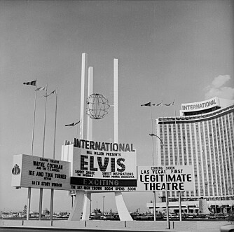 <b>BLE I USA:</b> Elvis Presley ga 600 konserter i Las Vegas, men knapt  noen utenfor USAs grenser. Årsak: Manager Tom Parker var illegal innvandrer, levde under falsk identitet og fikk derfor ikke passø.