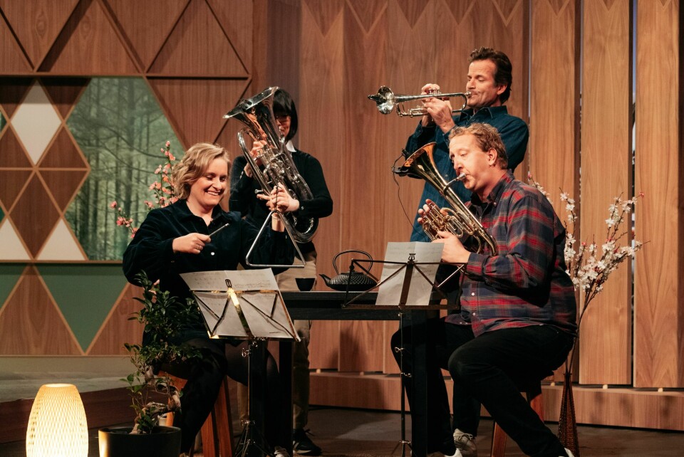 TV-SUKSESS: Jon har ledet «Praktisk info» siden 2017. Her med TV-makkerne Tuva Fellman og Magnus Devold.