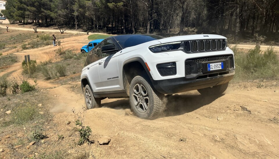 OFFROAD: Trailhawk-versjonen er den mest offroad-orienterte versjonen i modellutvalget.
